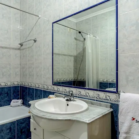 Flh Muralhas Da * Αλμπουφέιρα